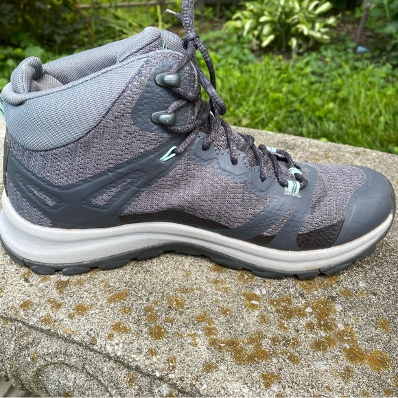 Women’s Keen Waterproof Terradora II hiking boots. Size 8. EUC - Picture 5 of 11